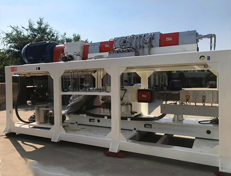 Continuous mixing machine