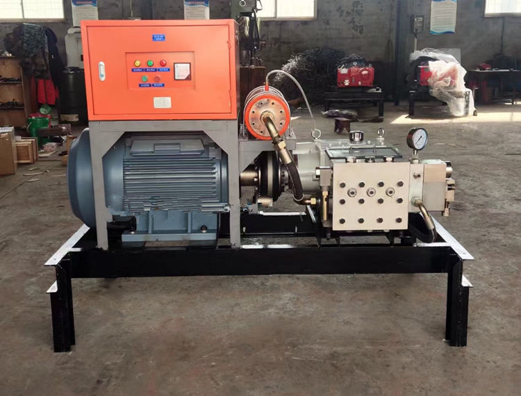 High pressure cleaning machine